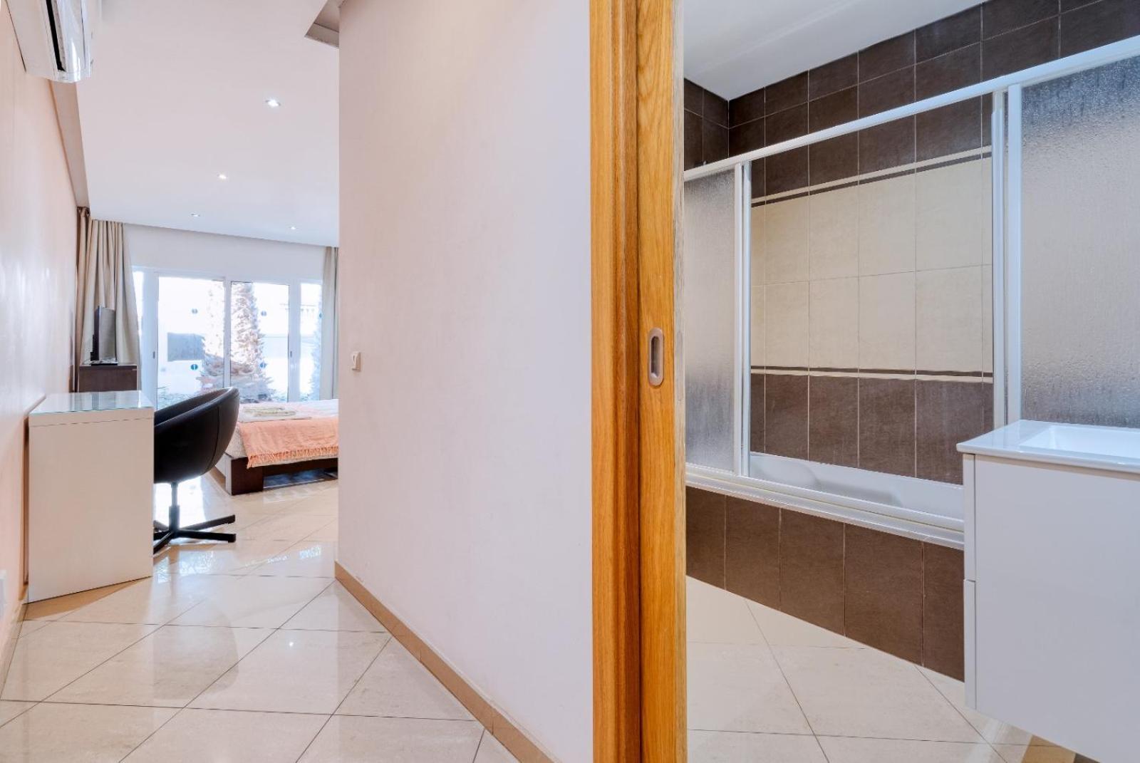 Full Private 300Sqm Villa Jacuzzi Heated Pool Ideal & Quiet Location Albufeira Ngoại thất bức ảnh